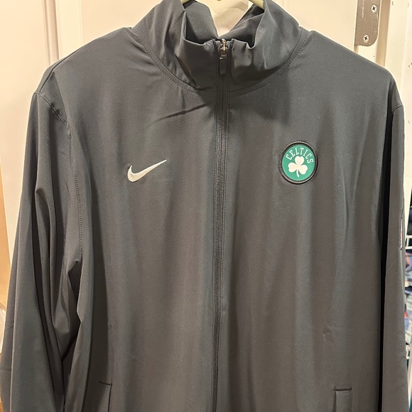 NWT Nike Boston Celtics Women’s Track Jacket – Size L - Picture 1 of 3